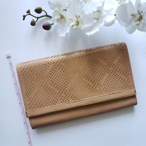 🧡CUTE TAN CLUTCH🧡